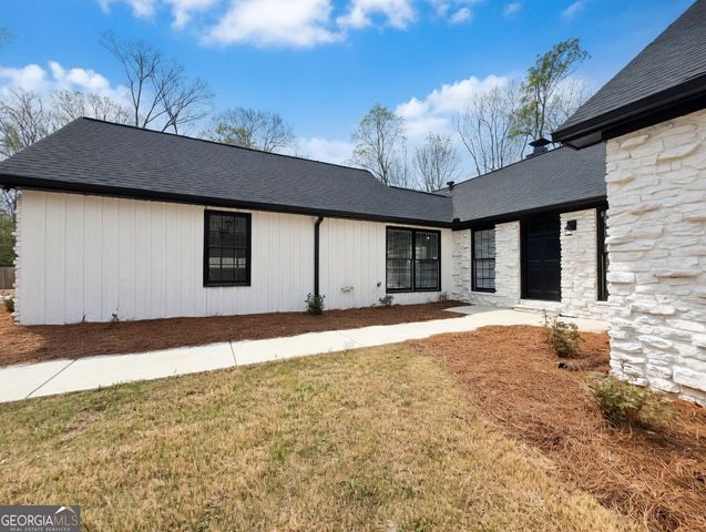 2725 Glendale Drive NE, Conyers, GA 30013