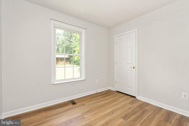 432 CORNWALL DR, Ruther Glen, VA 22546