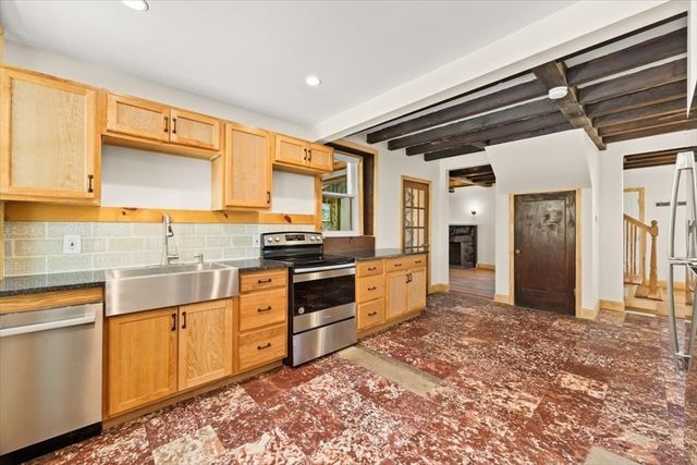 876 Plymouth St, East Bridgewater, MA 02333