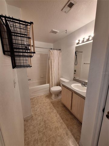 8809 MANOR LOOP 203, Bradenton, FL 34202