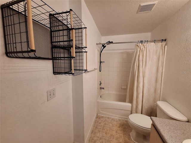 8809 MANOR LOOP 203, Bradenton, FL 34202