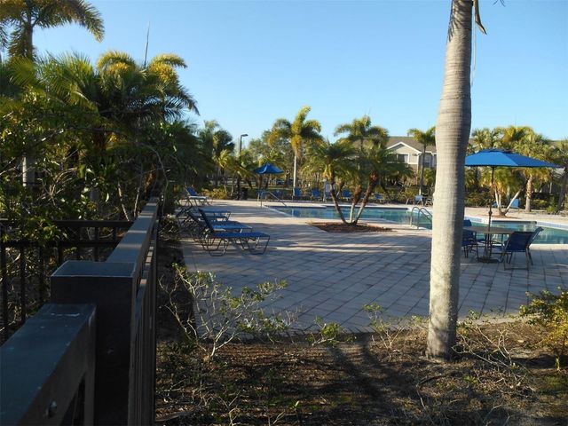 8809 MANOR LOOP 203, Bradenton, FL 34202