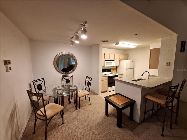 8809 MANOR LOOP 203, Bradenton, FL 34202