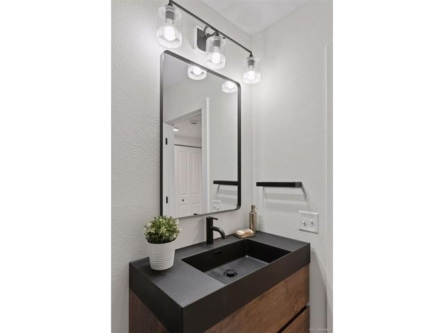 1464 W Lake Ave, Littleton, CO 80120