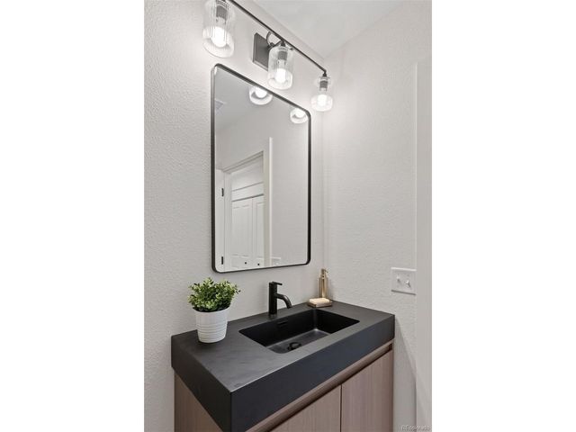 1464 W Lake Ave, Littleton, CO 80120