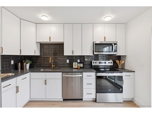 1464 W Lake Ave, Littleton, CO 80120