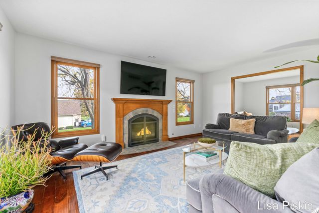 2197 Knollpoint Drive NE, Ada, MI 49301