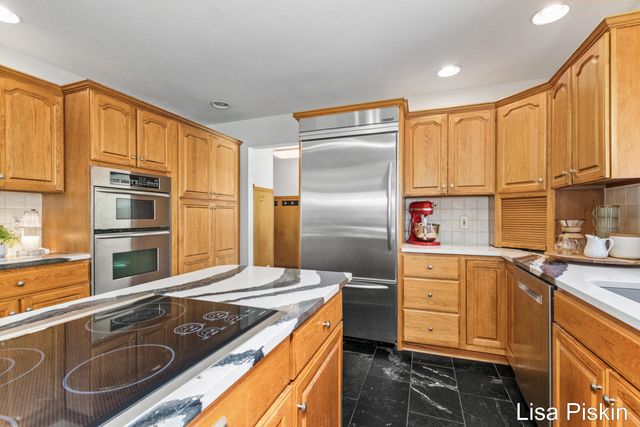 2197 Knollpoint Drive NE, Ada, MI 49301