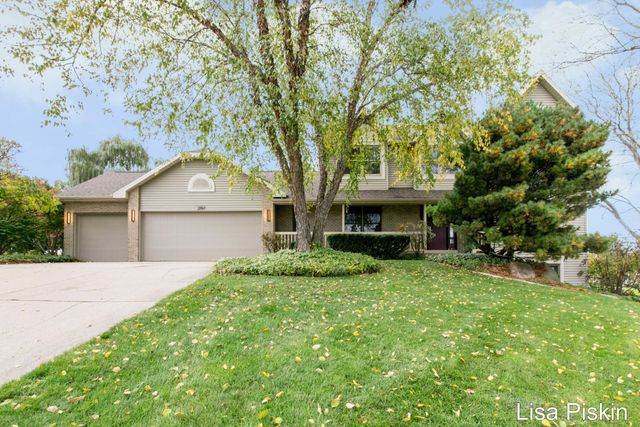 2197 Knollpoint Drive NE, Ada, MI 49301