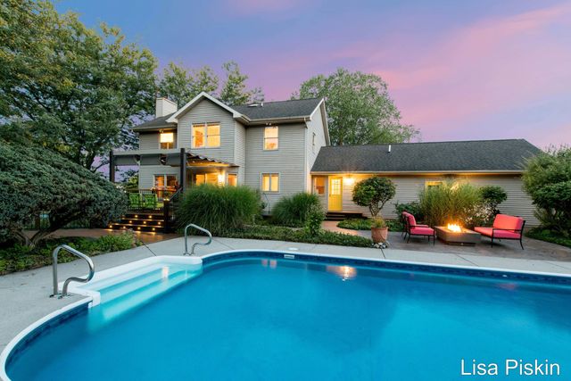 2197 Knollpoint Drive NE, Ada, MI 49301