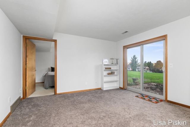 2197 Knollpoint Drive NE, Ada, MI 49301