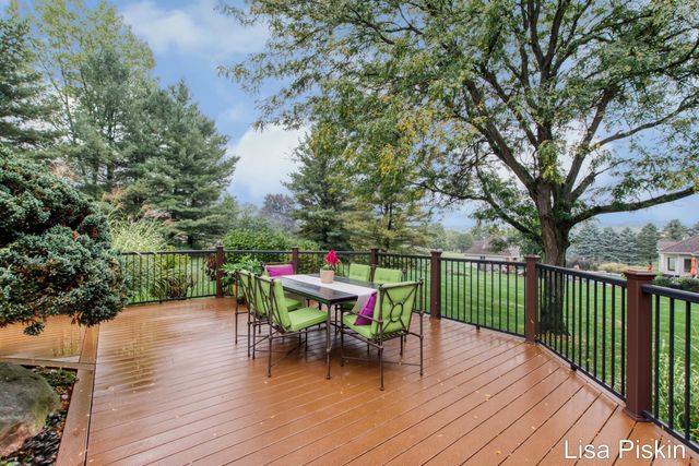 2197 Knollpoint Drive NE, Ada, MI 49301