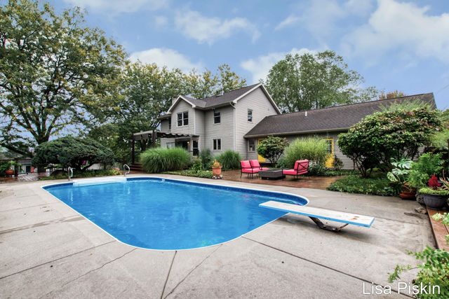 2197 Knollpoint Drive NE, Ada, MI 49301