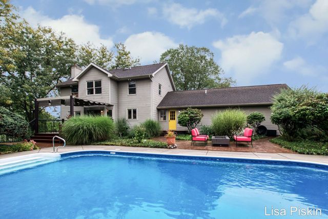 2197 Knollpoint Drive NE, Ada, MI 49301