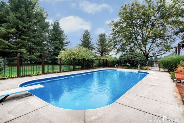 2197 Knollpoint Drive NE, Ada, MI 49301