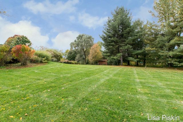 2197 Knollpoint Drive NE, Ada, MI 49301