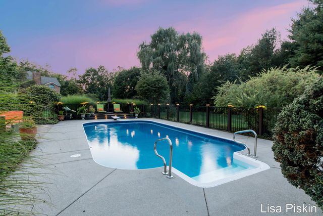 2197 Knollpoint Drive NE, Ada, MI 49301