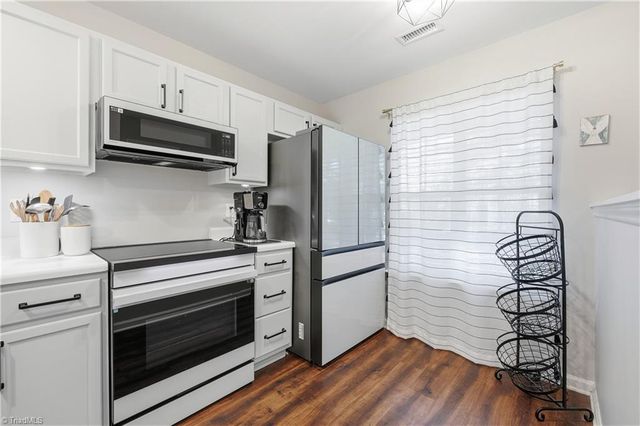 102 Tannenbaum Circle, Greensboro, NC 27410
