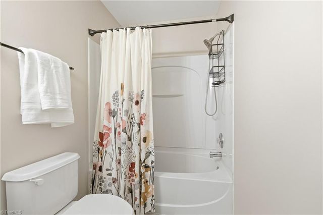 102 Tannenbaum Circle, Greensboro, NC 27410