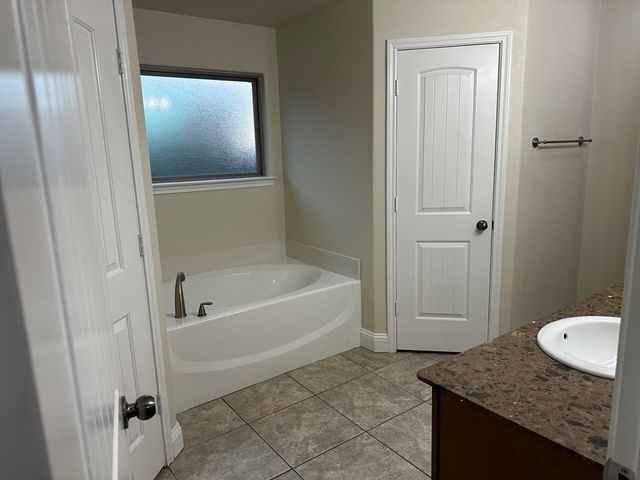 6020 Spahn St, Midland, TX 79707