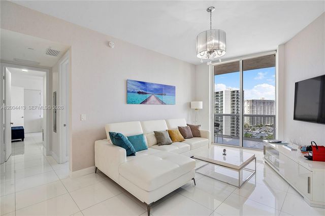15811 Collins Ave 1205, Sunny Isles Beach, FL 33160