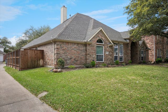 3852 Walden Way, Dallas, TX 75287
