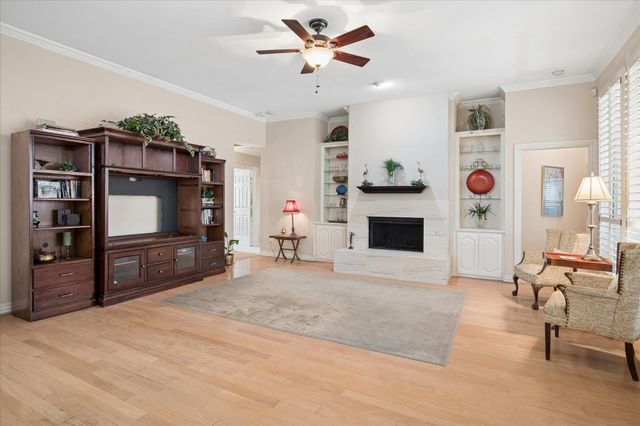 3852 Walden Way, Dallas, TX 75287