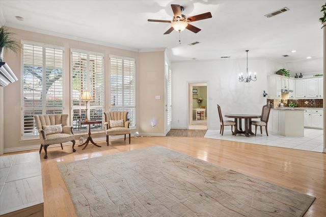 3852 Walden Way, Dallas, TX 75287