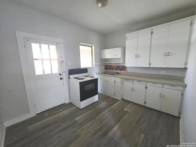 15164 OAK ST, Lytle, TX 78059