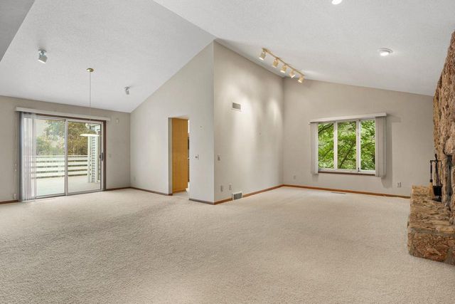 66 Oak Creek Trail, Madison, WI 53717