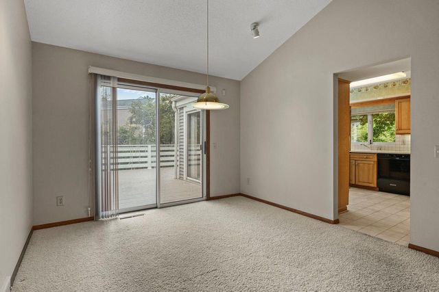 66 Oak Creek Trail, Madison, WI 53717