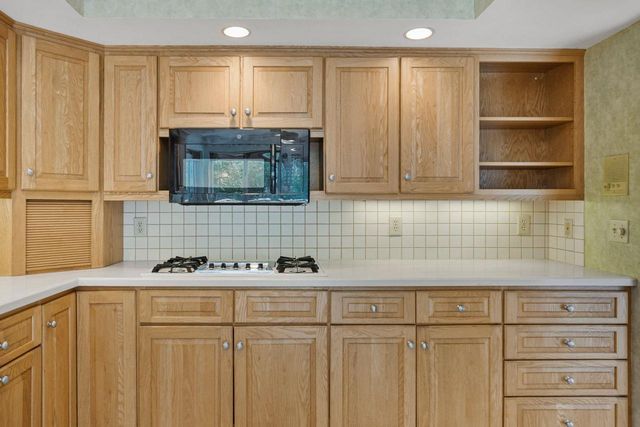 66 Oak Creek Trail, Madison, WI 53717