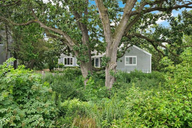 66 Oak Creek Trail, Madison, WI 53717