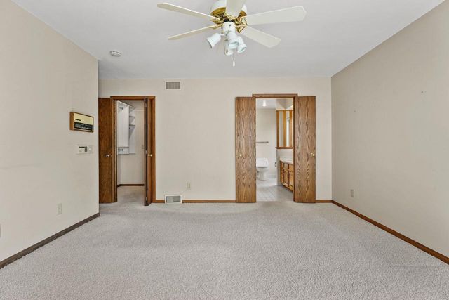 66 Oak Creek Trail, Madison, WI 53717