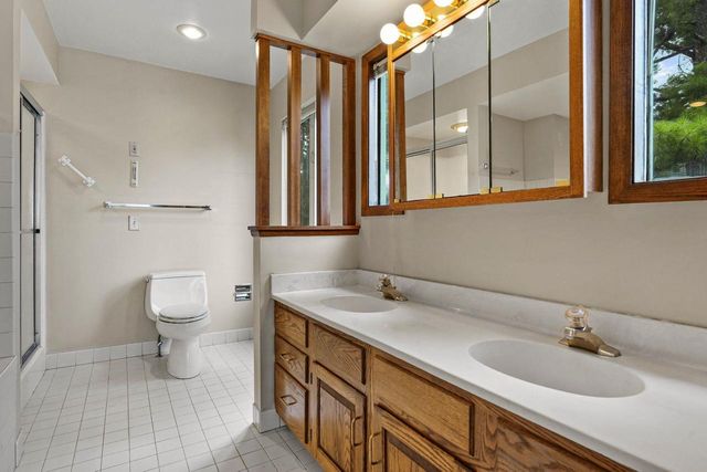 66 Oak Creek Trail, Madison, WI 53717