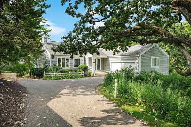 66 Oak Creek Trail, Madison, WI 53717