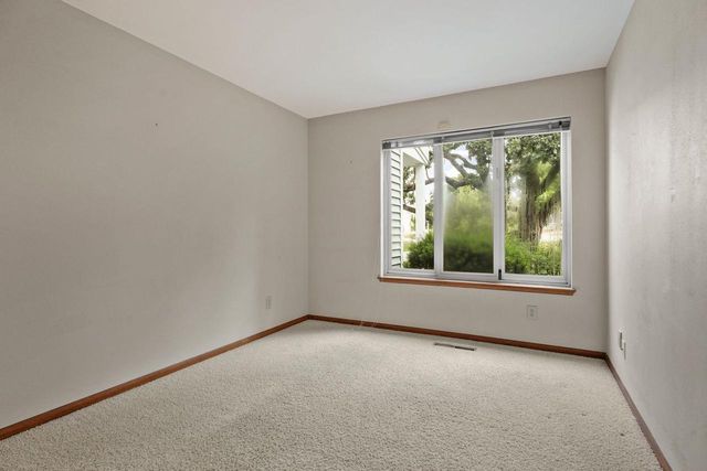 66 Oak Creek Trail, Madison, WI 53717