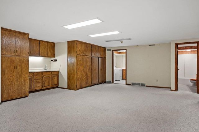 66 Oak Creek Trail, Madison, WI 53717