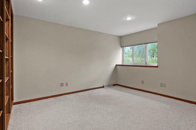 66 Oak Creek Trail, Madison, WI 53717