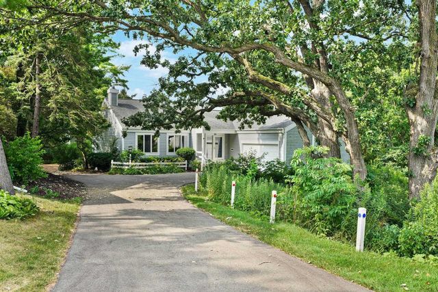 66 Oak Creek Trail, Madison, WI 53717