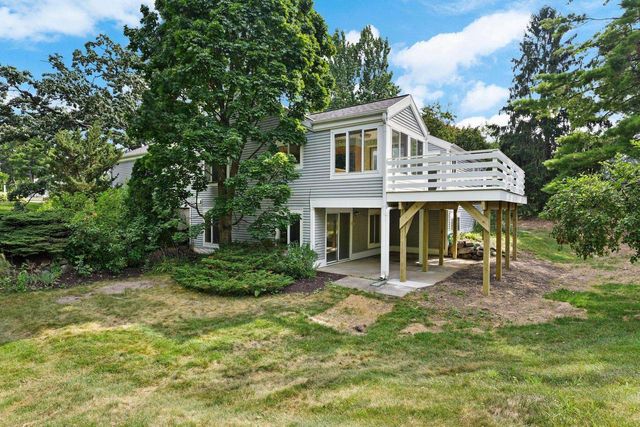 66 Oak Creek Trail, Madison, WI 53717