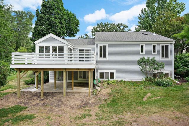 66 Oak Creek Trail, Madison, WI 53717
