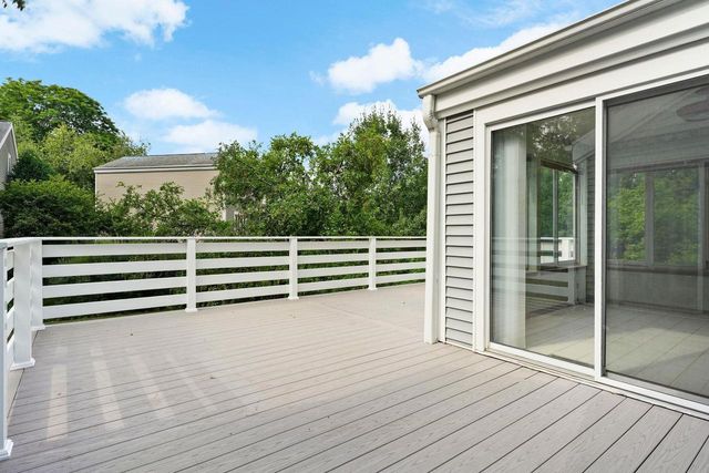 66 Oak Creek Trail, Madison, WI 53717