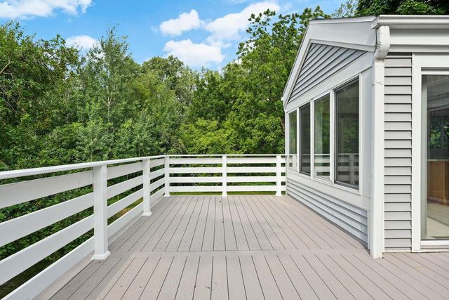 66 Oak Creek Trail, Madison, WI 53717