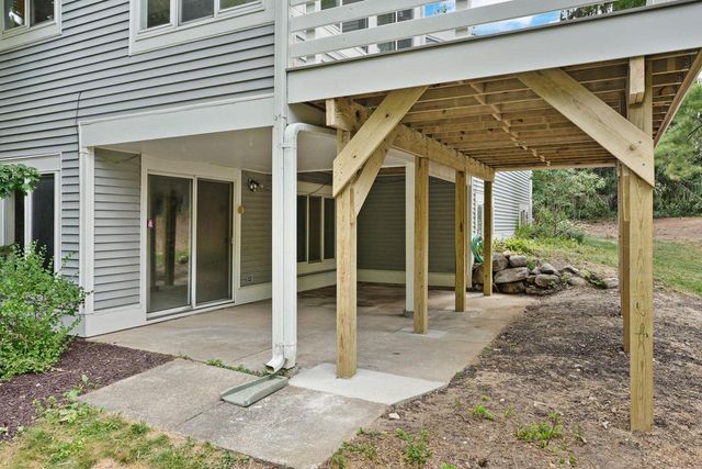 66 Oak Creek Trail, Madison, WI 53717