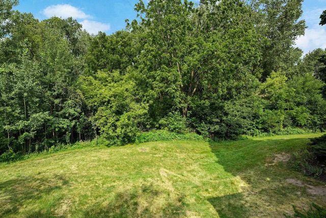 66 Oak Creek Trail, Madison, WI 53717