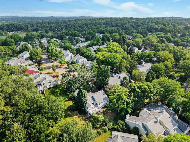 66 Oak Creek Trail, Madison, WI 53717