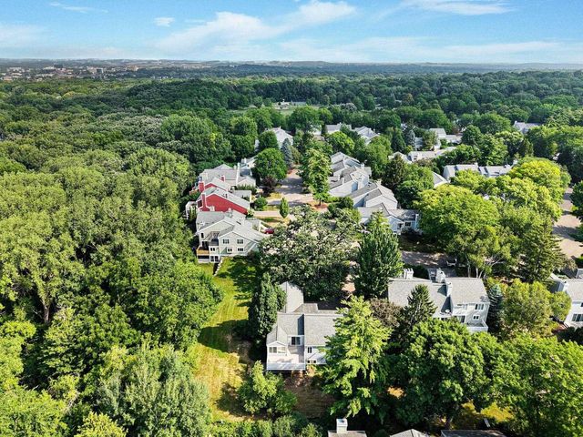 66 Oak Creek Trail, Madison, WI 53717