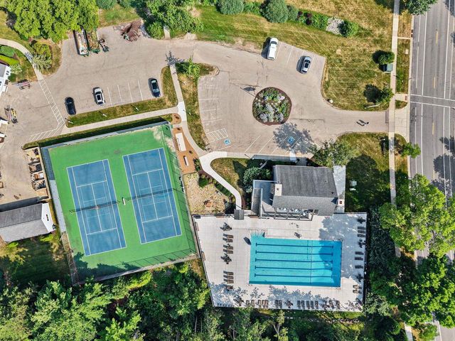 66 Oak Creek Trail, Madison, WI 53717