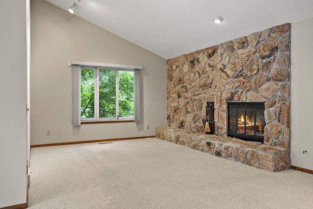 66 Oak Creek Trail, Madison, WI 53717